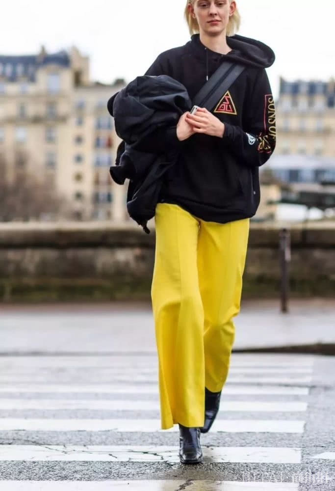 卫衣＋阔腿裤＝舒适又时髦！