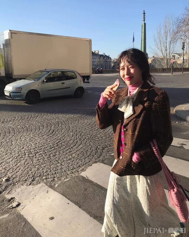 同色系裙子很吸引人！搭配老爹鞋强强联手，怎么穿衣打扮都好看！