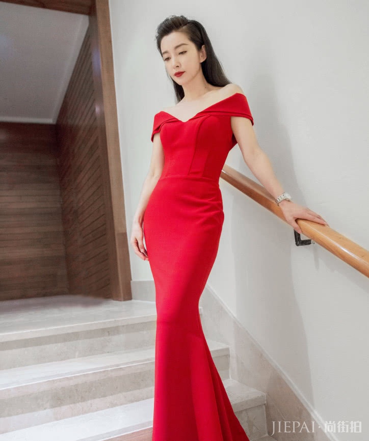 李冰冰的这条裙子设计感太强了?