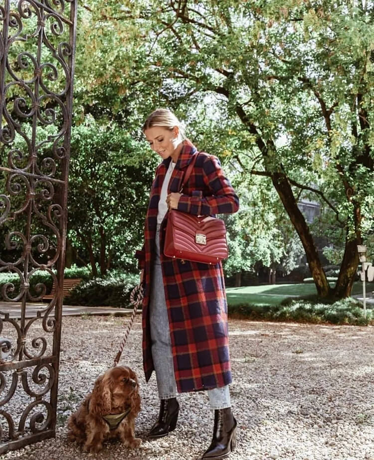 长款格纹大衣+阔腿裤霸气抢镜,帅得不可方物