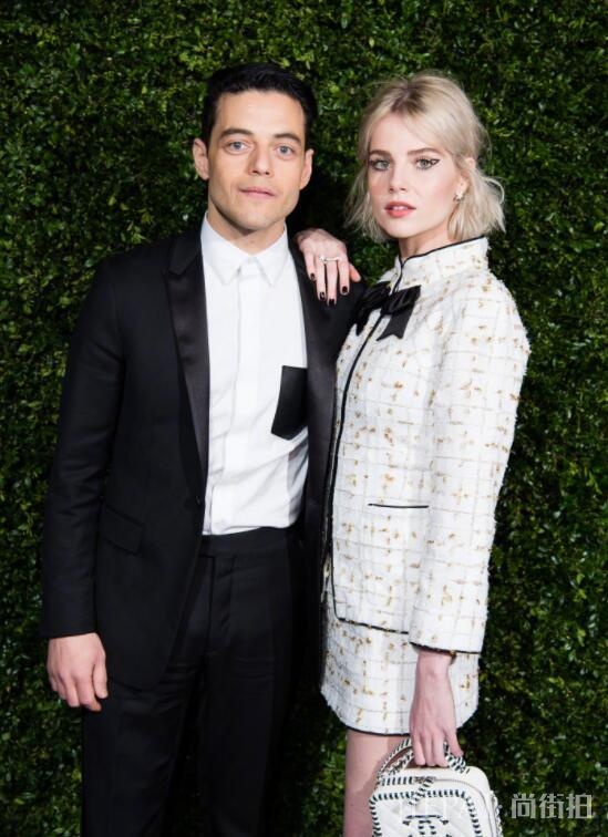 在美妆界掀起“金鱼妆”风潮!