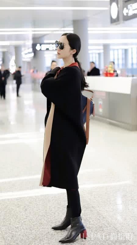 韩雪穿拼色大衣配驼色套头衫,高瘦女生这样穿显高级!