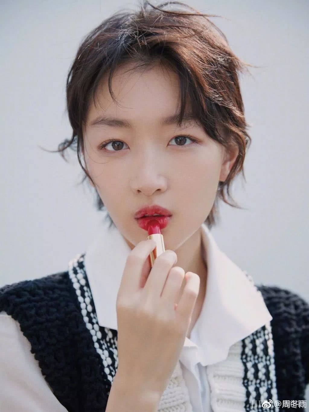 干货!用上衣+口红,配对颜色很漂亮