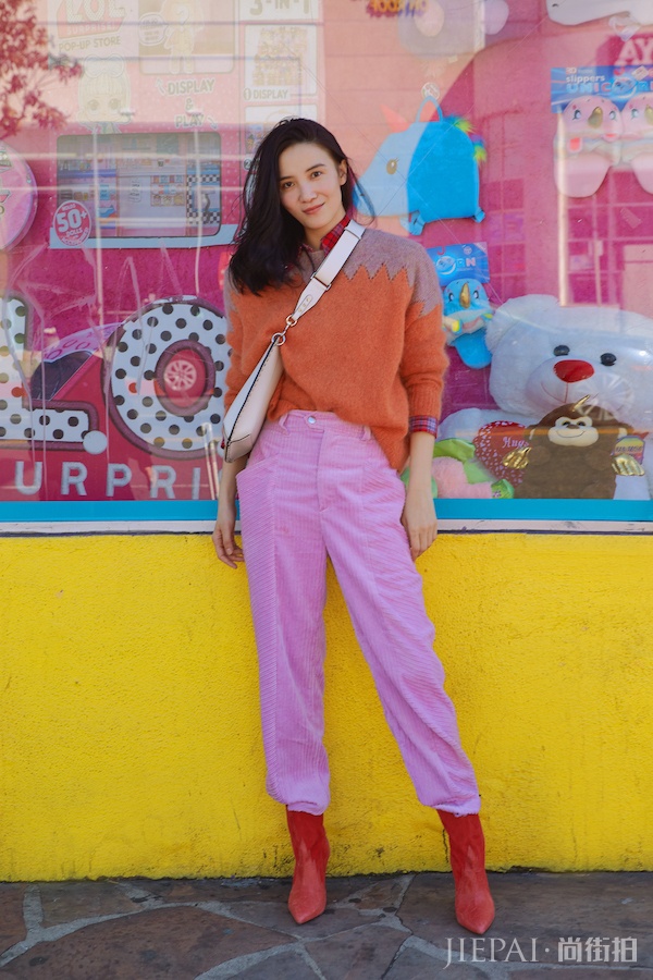 宋佳启程巴黎时装周