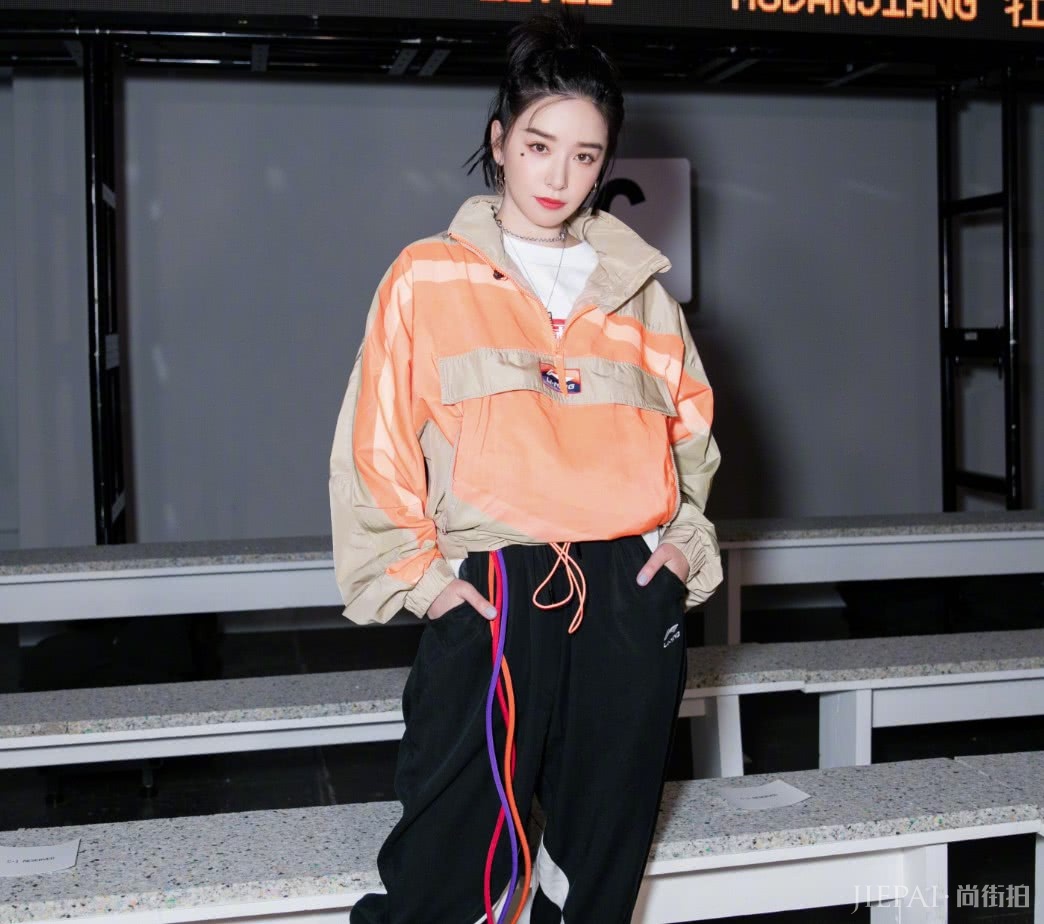 阚清子的袜子是一片汪洋?难怪这么突出!