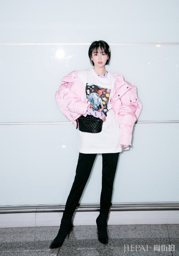 阚清子腰包配上短靴增高10cm，惊艳！