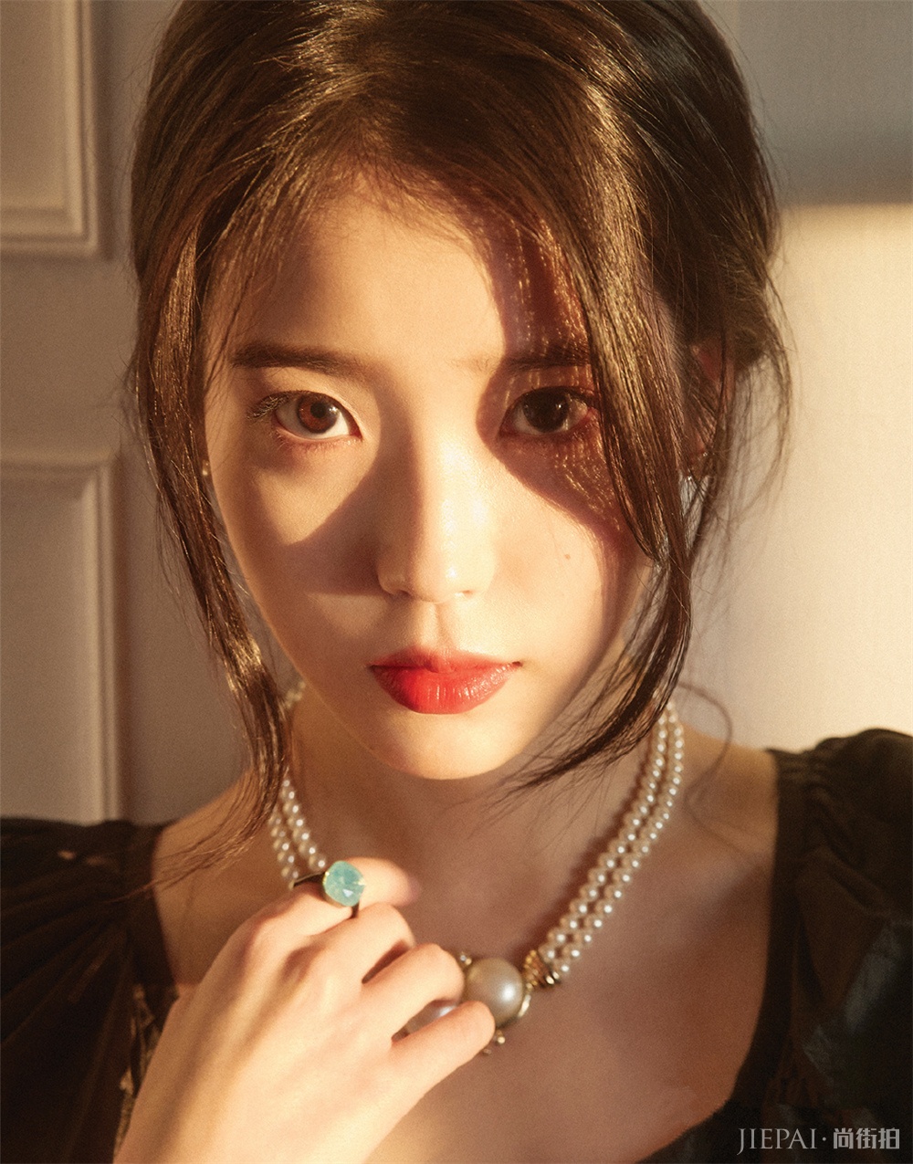 国民妹妹李知恩不光有盛世美颜，私服造型更是女生模范！