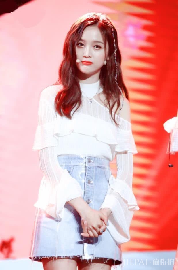 吴宣仪的“变美衫”，有女生才懂的魅力！