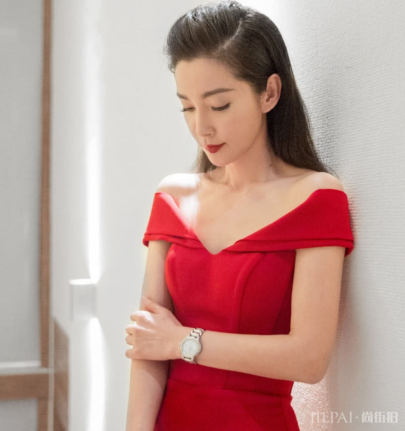 李冰冰的这条裙子设计感太强了?