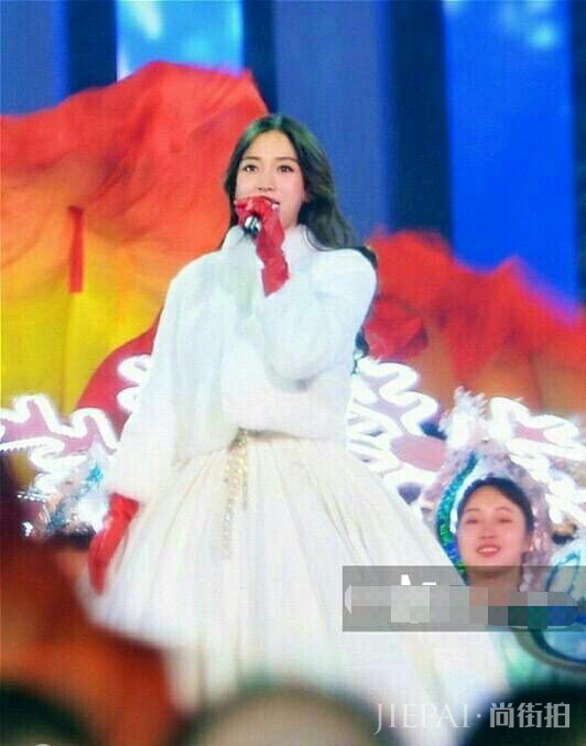 杨颖锁骨精可不是白说的!