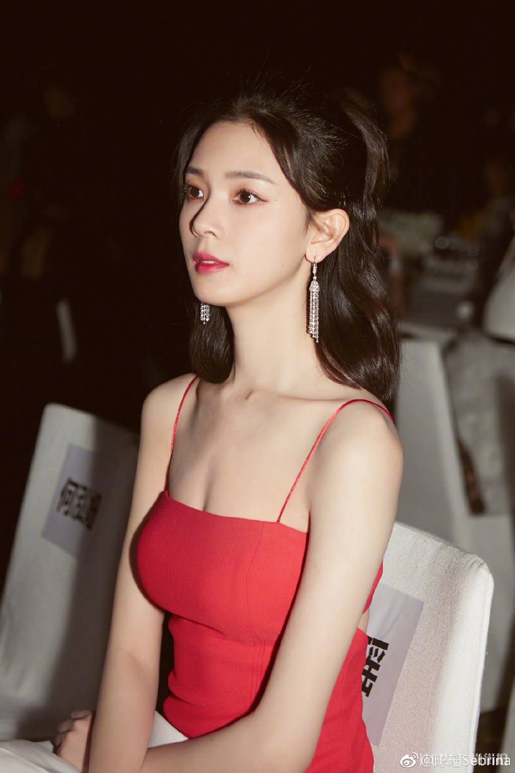 陈瑶长得超漂亮,衣服搭配品味越来越好了