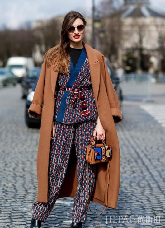 冬季大衣想穿出时尚感？邂逅阔腿裤，帮你撩到男神