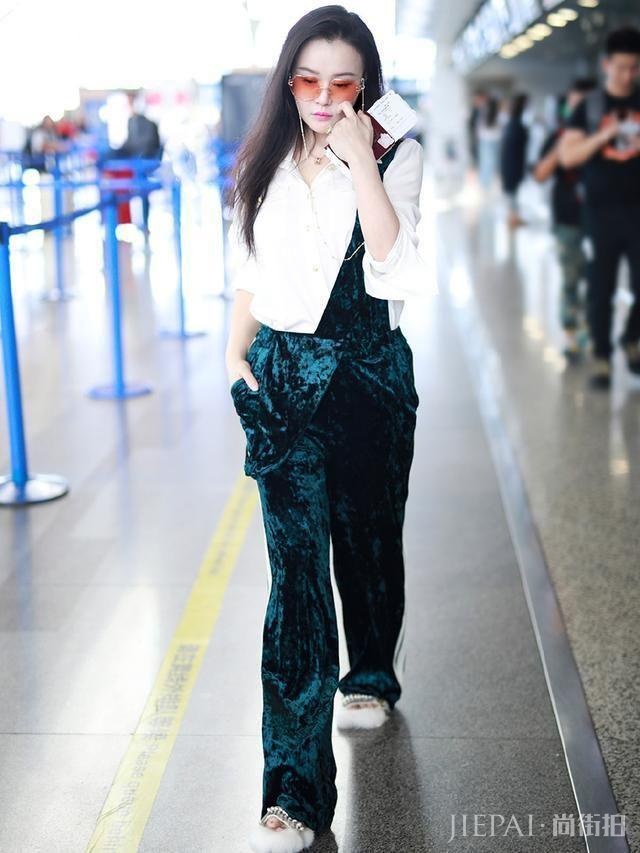 冉莹莹的衣品是灾难现场?