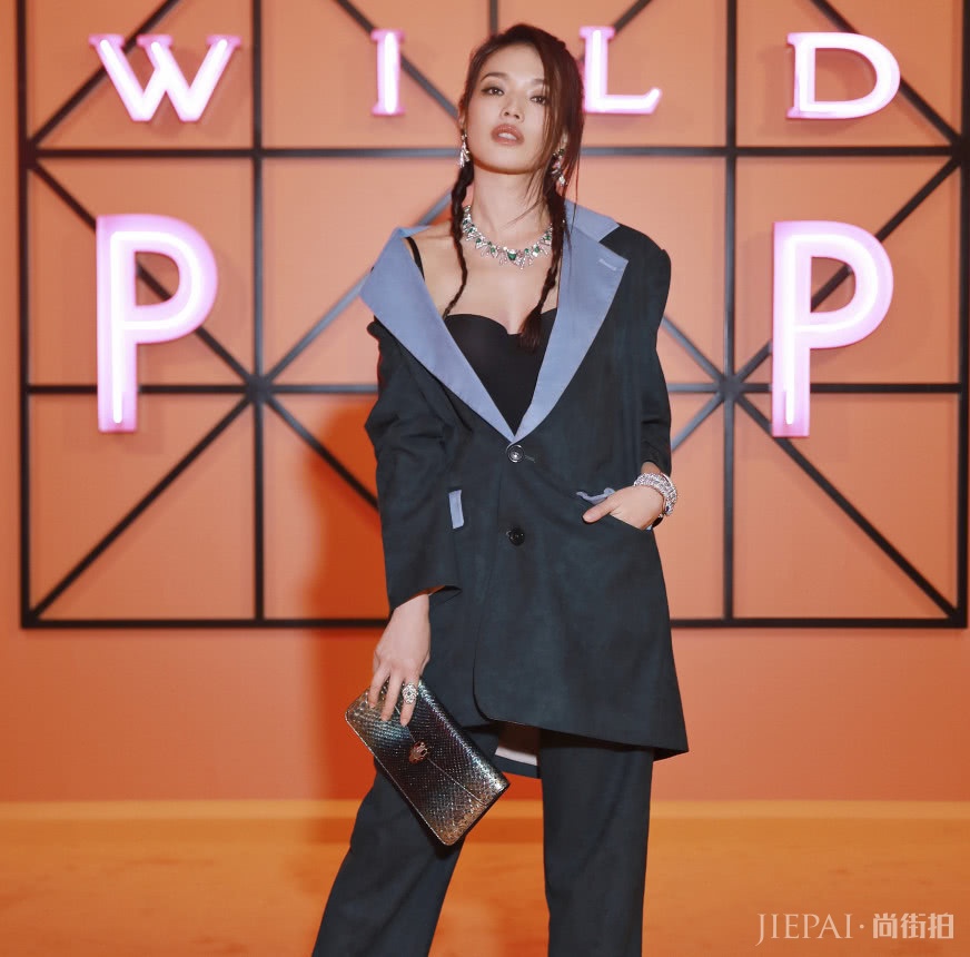 舒淇全新发型,女感爆棚