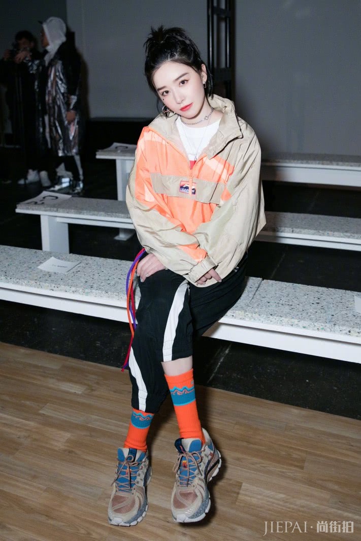 阚清子的袜子是一片汪洋?难怪这么突出!