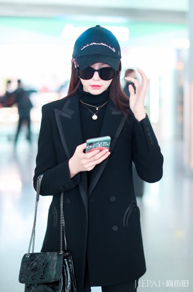 沈梦辰穿黑色西装也那么cool