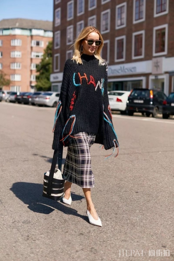 毛衣+半裙，早春这样穿再温柔不过了