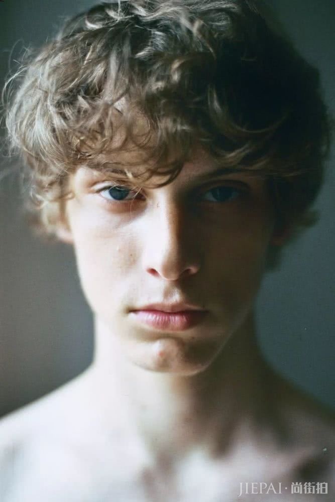 走秀十几场！干净又纯粹的神仙男模Serge事业要爆发了吗？