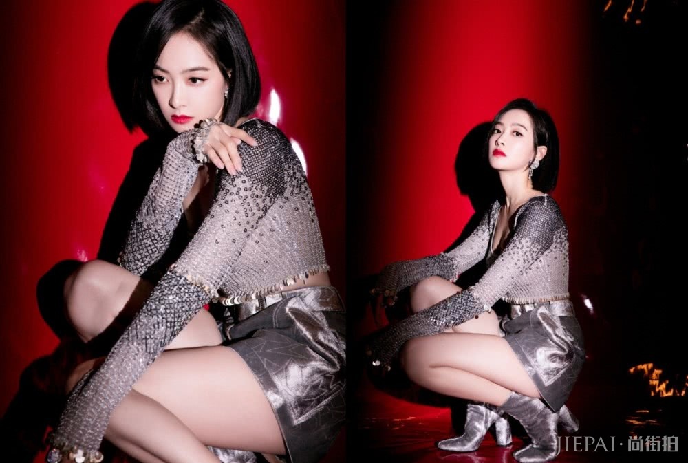 宋茜1万5的针织衫配条纹长裤,舒适清新