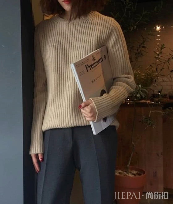想做有气质的时髦精?那就用驼色毛衣把你变的又美又吸睛吧