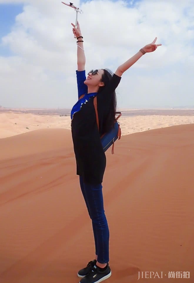 韩雪顶着浪漫长发配上粉色大衣,超美!