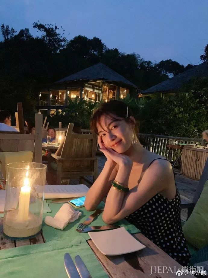 钟楚曦身材火辣的“中国雪莉”,才是行走的拍照教科书