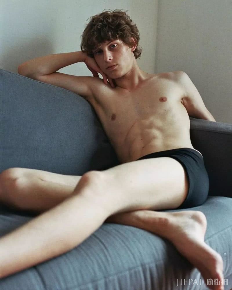 走秀十几场！干净又纯粹的神仙男模Serge事业要爆发了吗？