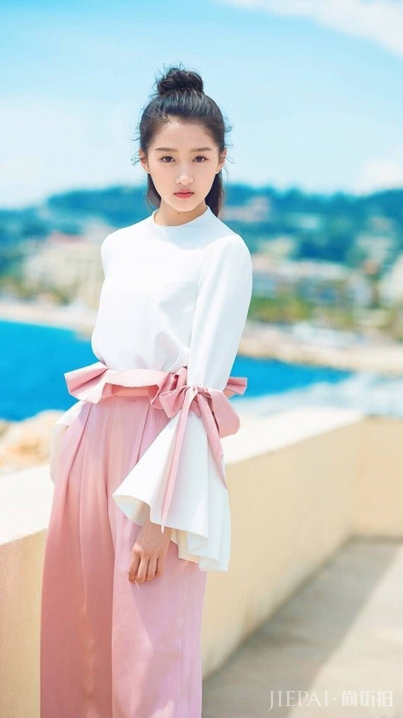 关晓彤的时尚美装合集