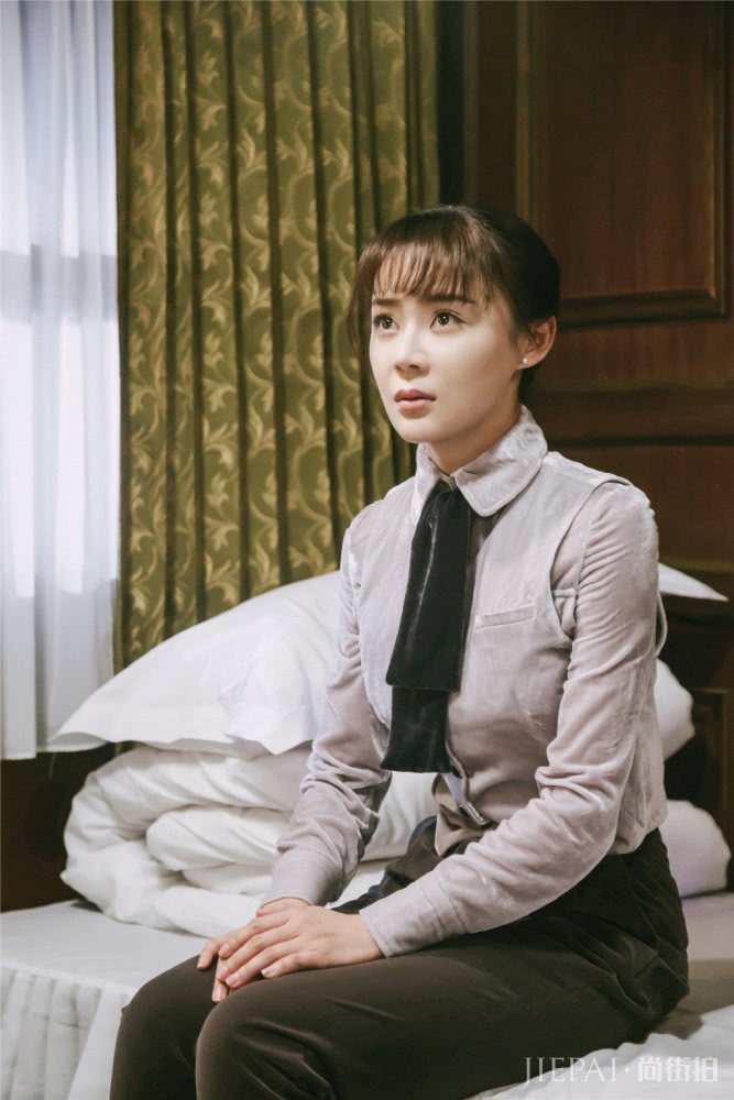 袁姗姗少女发辫加刘海，新造型太惊艳！