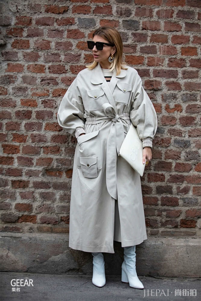 学米兰时装周潮人街拍，让你穿白色系衣服不单调