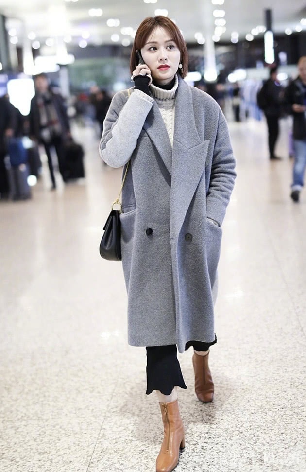 灰色大衣自带高级感的东方美,谁穿谁美