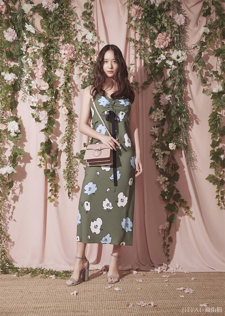 秀晶高级脸带来了美颜暴击，新画报简直美成花仙子