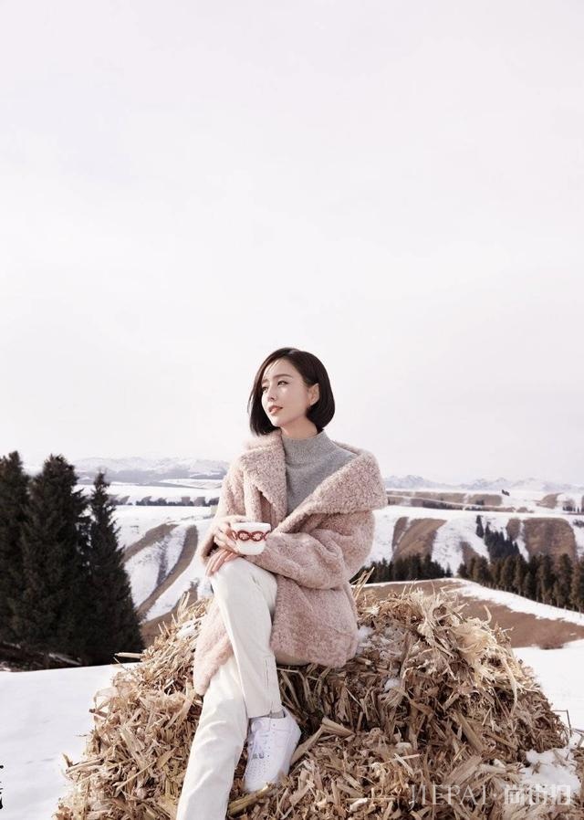 佟丽娅简单穿搭竟也能穿出潮流，网球裙美的太过分！