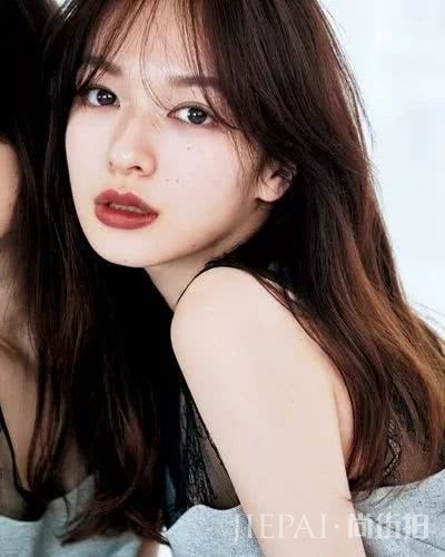 干货!用上衣+口红,配对颜色很漂亮