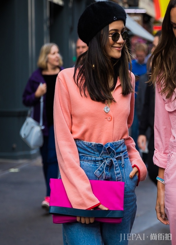 欧美街拍 贝雷帽复古而又不单调