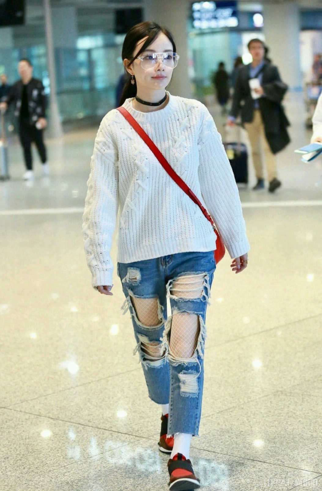 李小璐衬衣配半身裙演绎文艺范,太好看