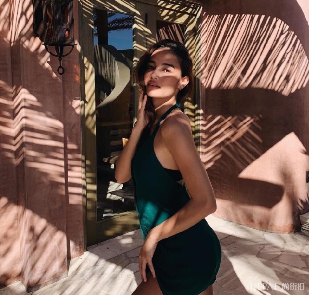 首位登上维密的菲律宾模特，居然喜欢在ins上晒肥胖纹？