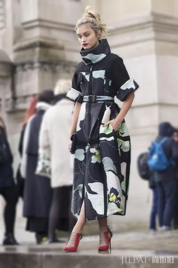 2019冬季有气质有型的超长款大衣