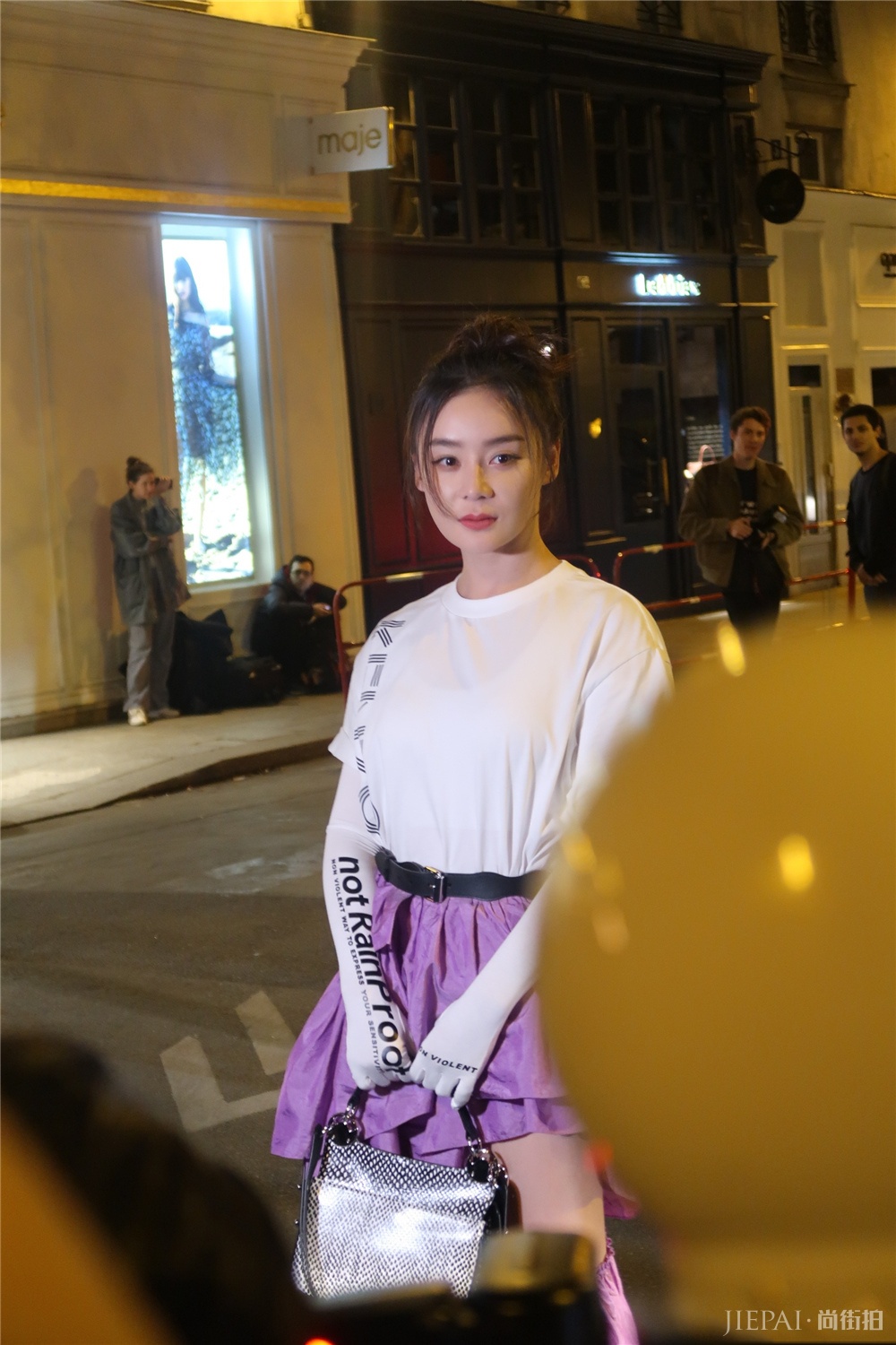 袁姗姗蛋糕裙甜美不时髦，就不能好好穿衣吗？