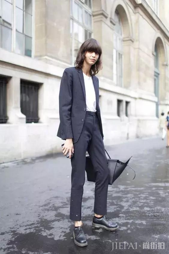 女人穿起西装来同样帅气十足