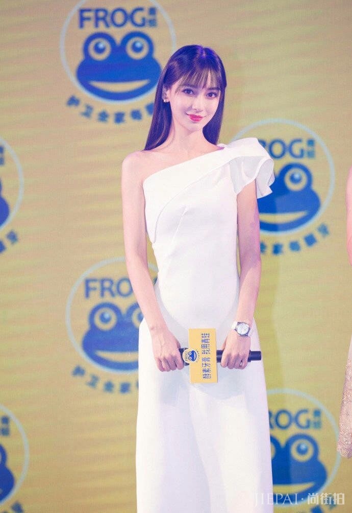 杨颖锁骨精可不是白说的!