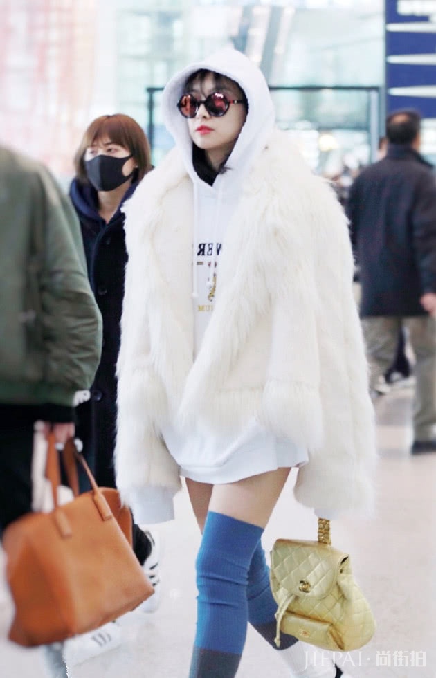 2019春季用这3款白色外套,让你穿出优雅白色女性美