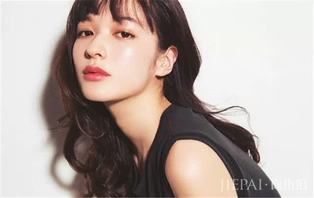 干货!用上衣+口红,配对颜色很漂亮