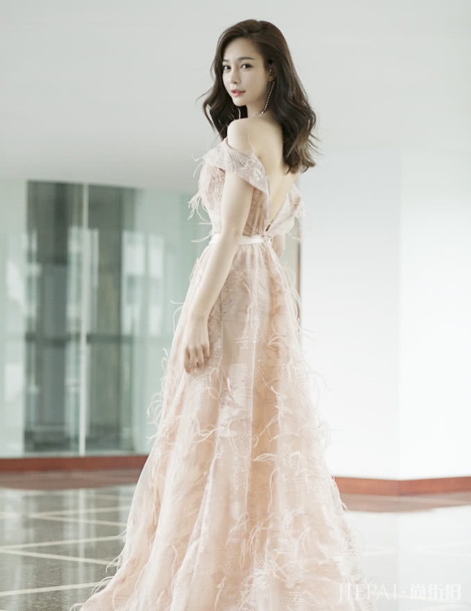 沈梦辰穿了一双“饭团鞋”,还是海苔味的?