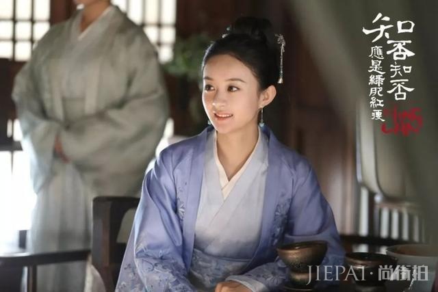 掀起刘海挽起头发显脸小，赵丽颖的发际线功不可没呀