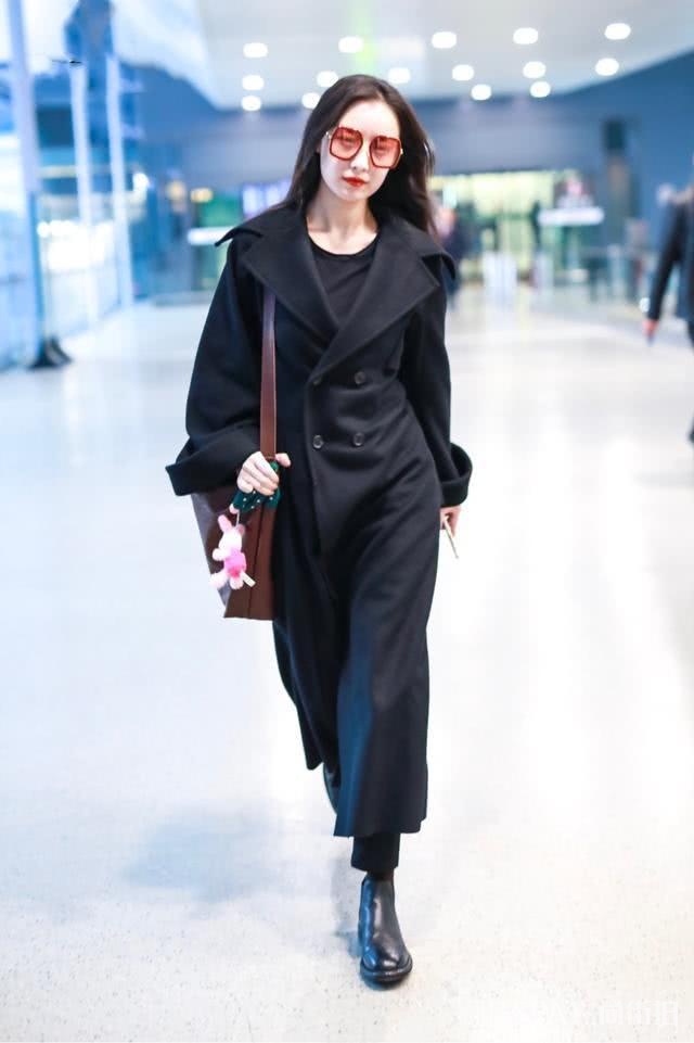 倪妮机场私服秀大片既视感！