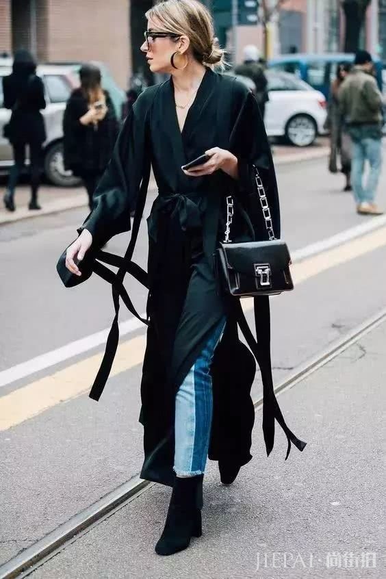 2019年开春最火的一条裤子,半个娱乐圈女明星都在穿