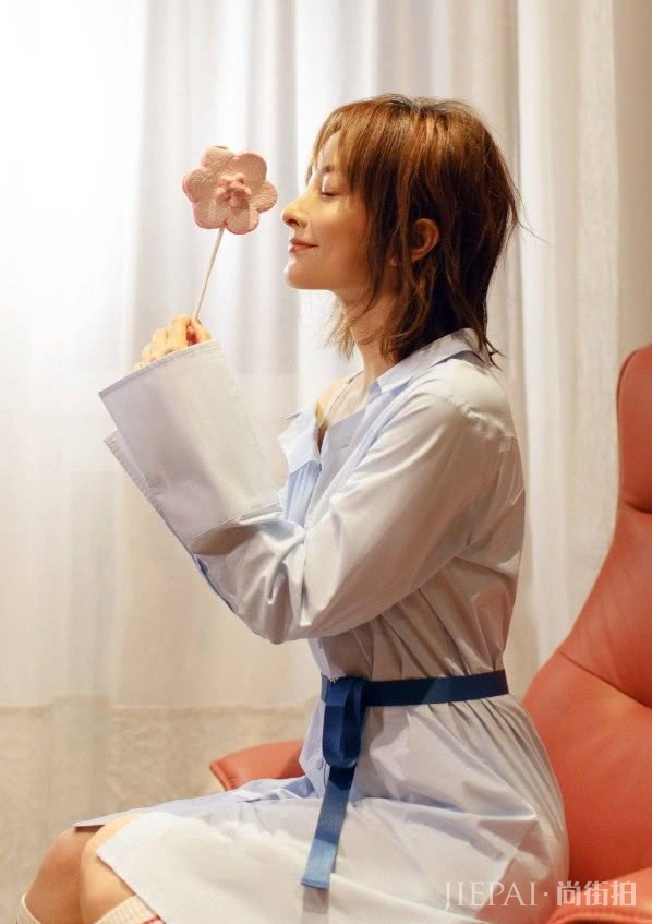 吴昕拍摄时尚杂志，终于get到了她的颜！