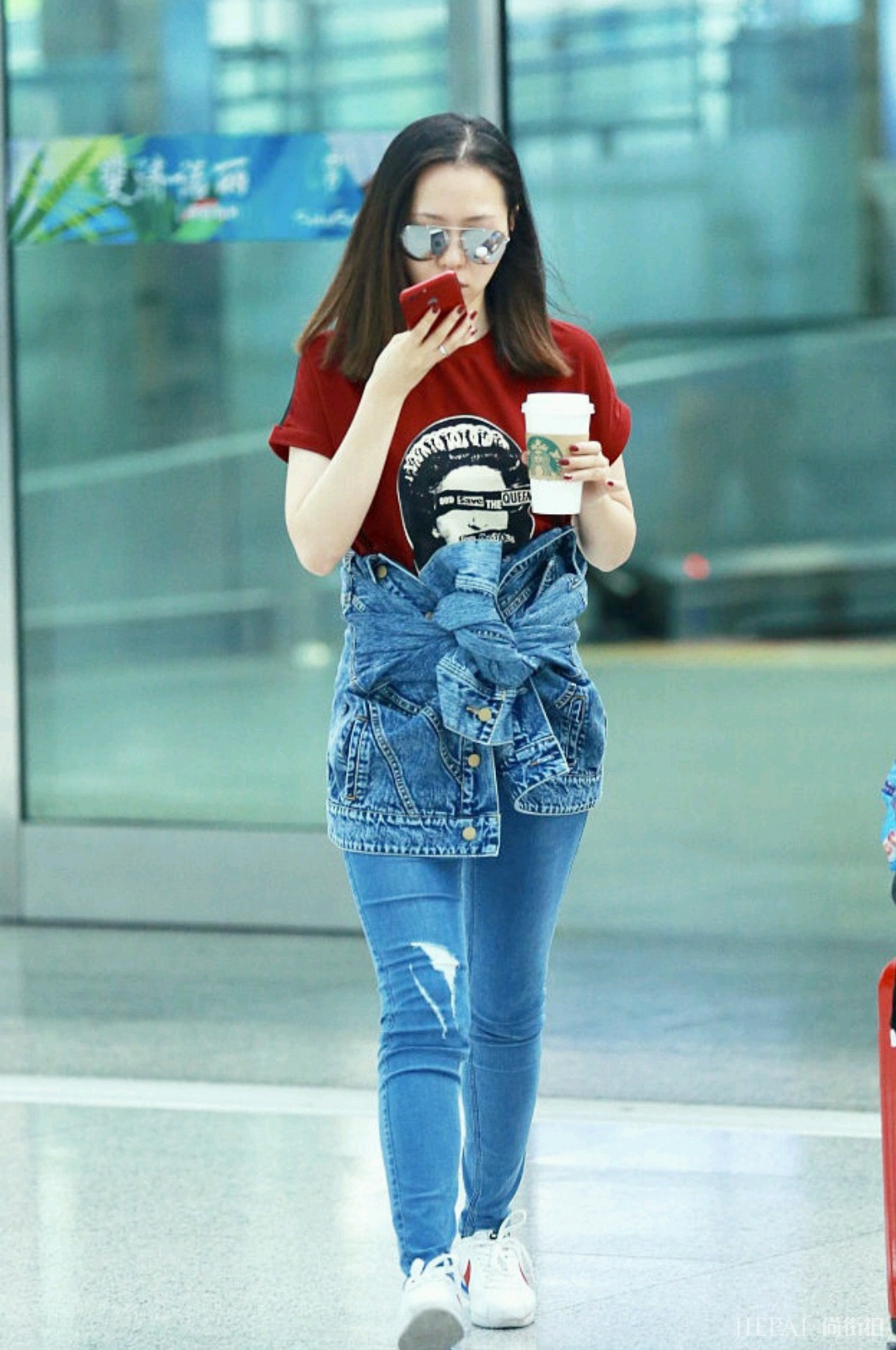 张靓颖的街拍造型太美了！