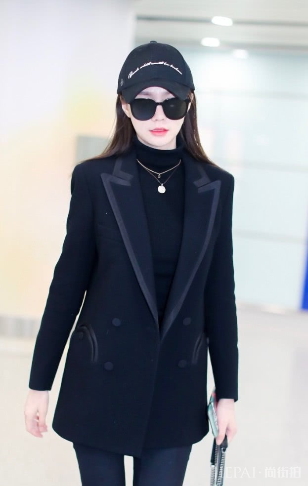 沈梦辰穿黑色西装也那么cool